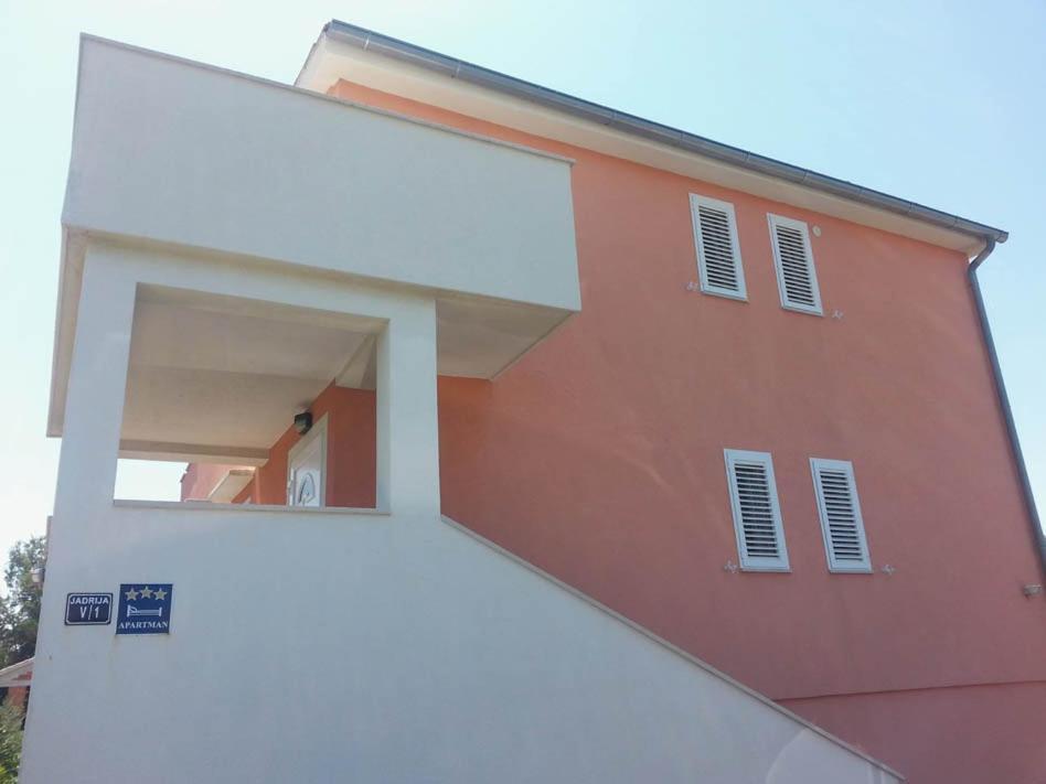 Seaview & Balcony Apartment Petra Ядрия Екстериор снимка