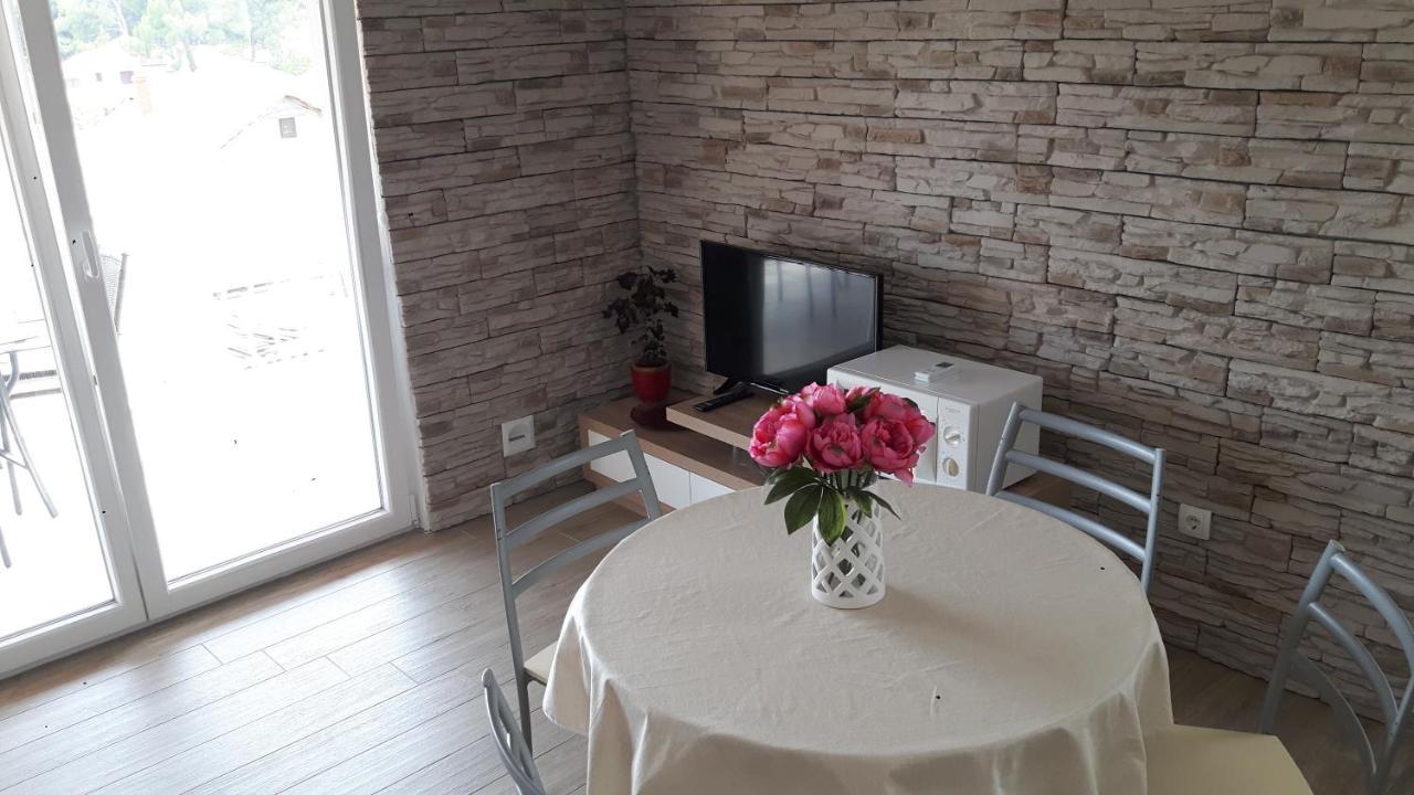 Seaview & Balcony Apartment Petra Ядрия Екстериор снимка