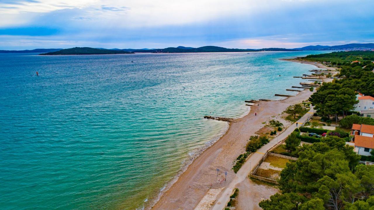 Seaview & Balcony Apartment Petra Ядрия Екстериор снимка