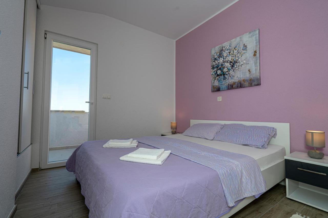 Seaview & Balcony Apartment Petra Ядрия Екстериор снимка